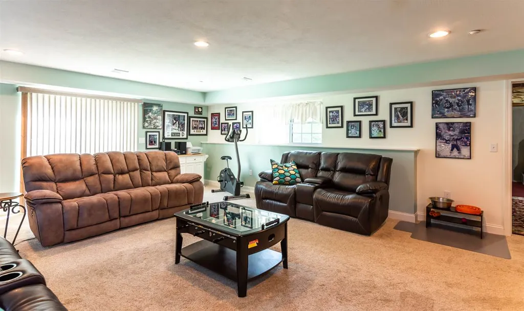 10 Evergreen Drive Newton NH 03858