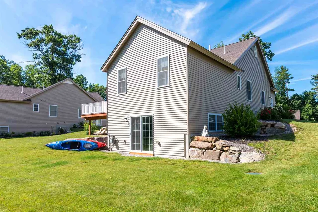 10 Evergreen Drive Newton NH 03858
