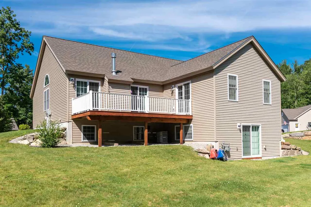10 Evergreen Drive Newton NH 03858