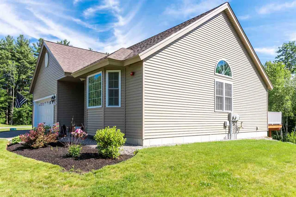 10 Evergreen Drive Newton NH 03858