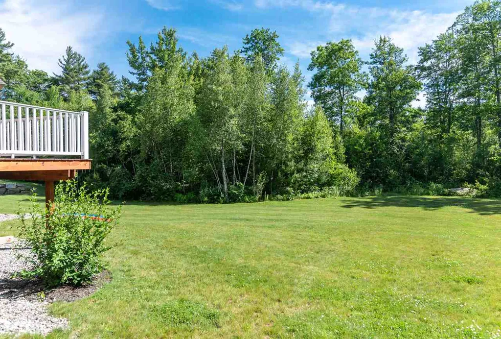 10 Evergreen Drive Newton NH 03858