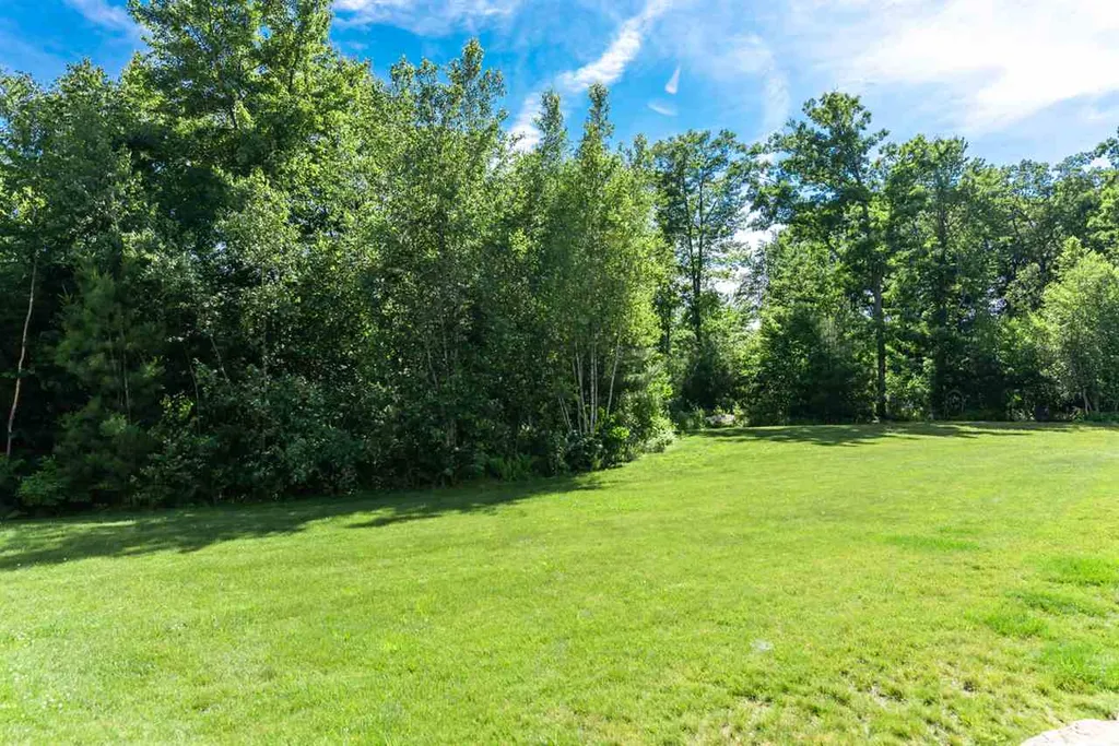 10 Evergreen Drive Newton NH 03858