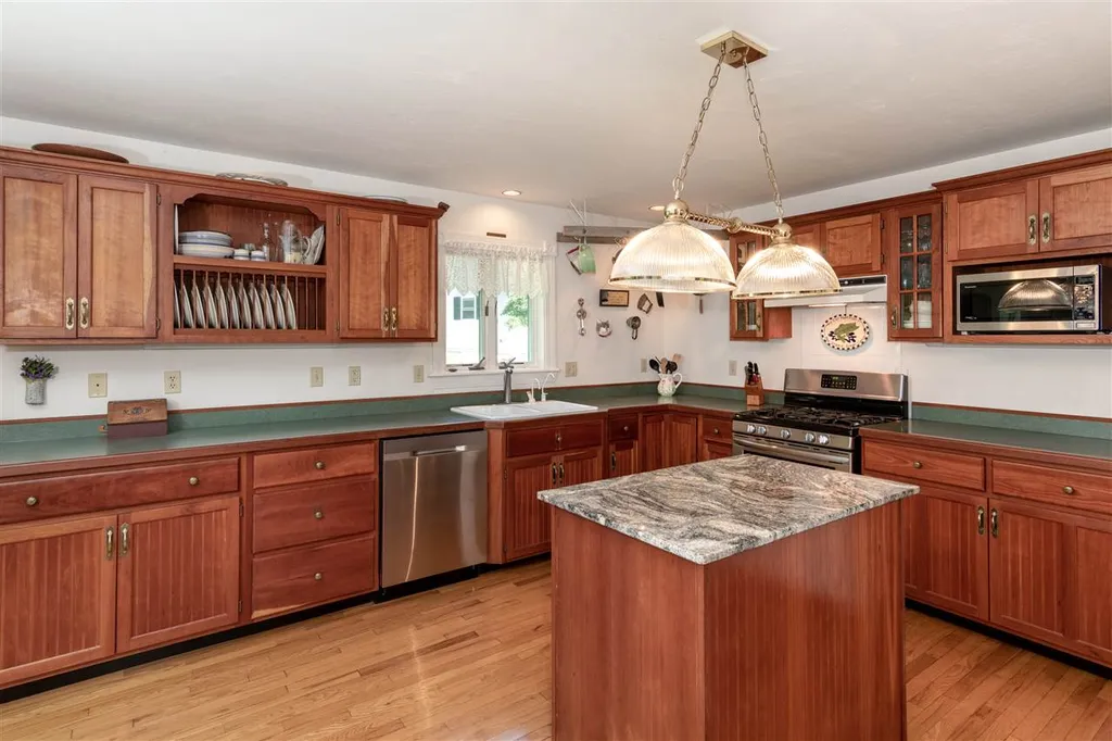 33 Blake Road Meredith NH 03253