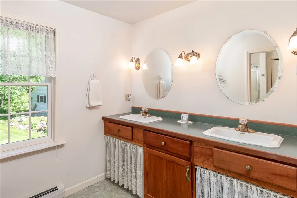 33 Blake Road Meredith NH 03253