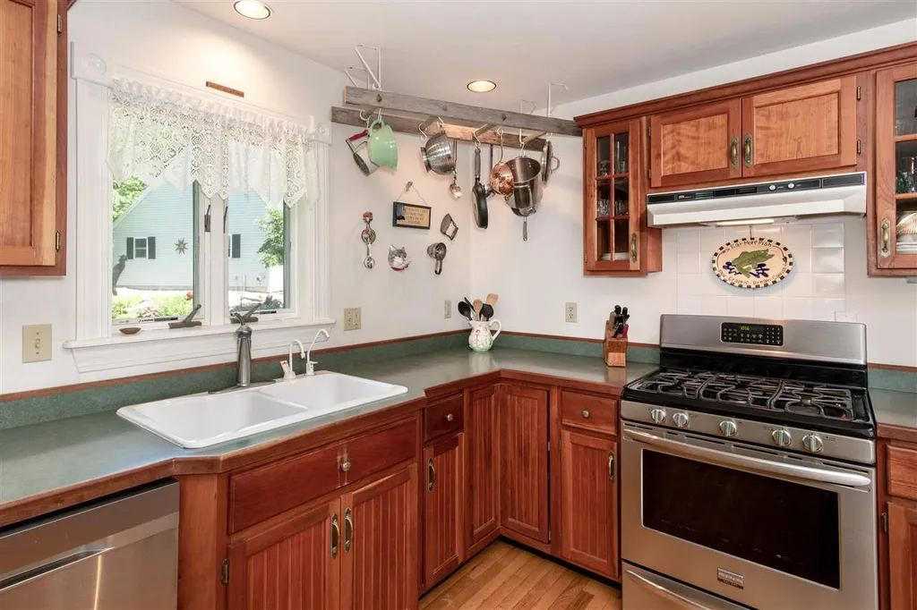 33 Blake Road Meredith NH 03253