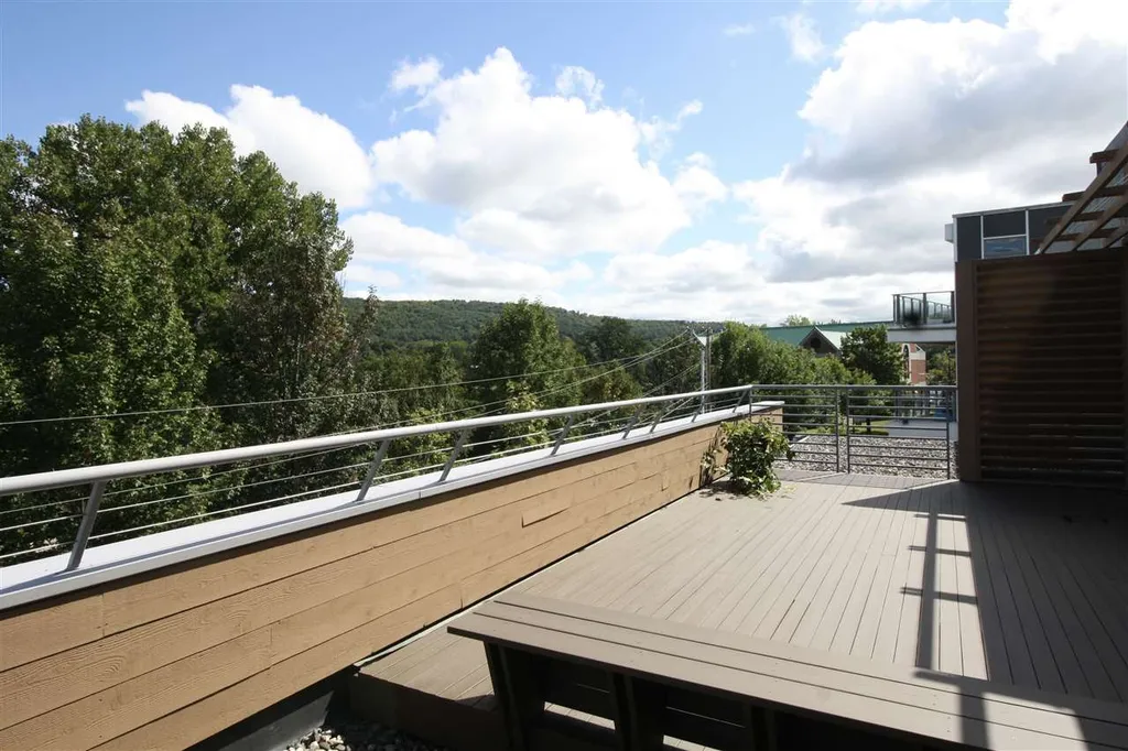 15 Railroad Road Hartford VT 05001