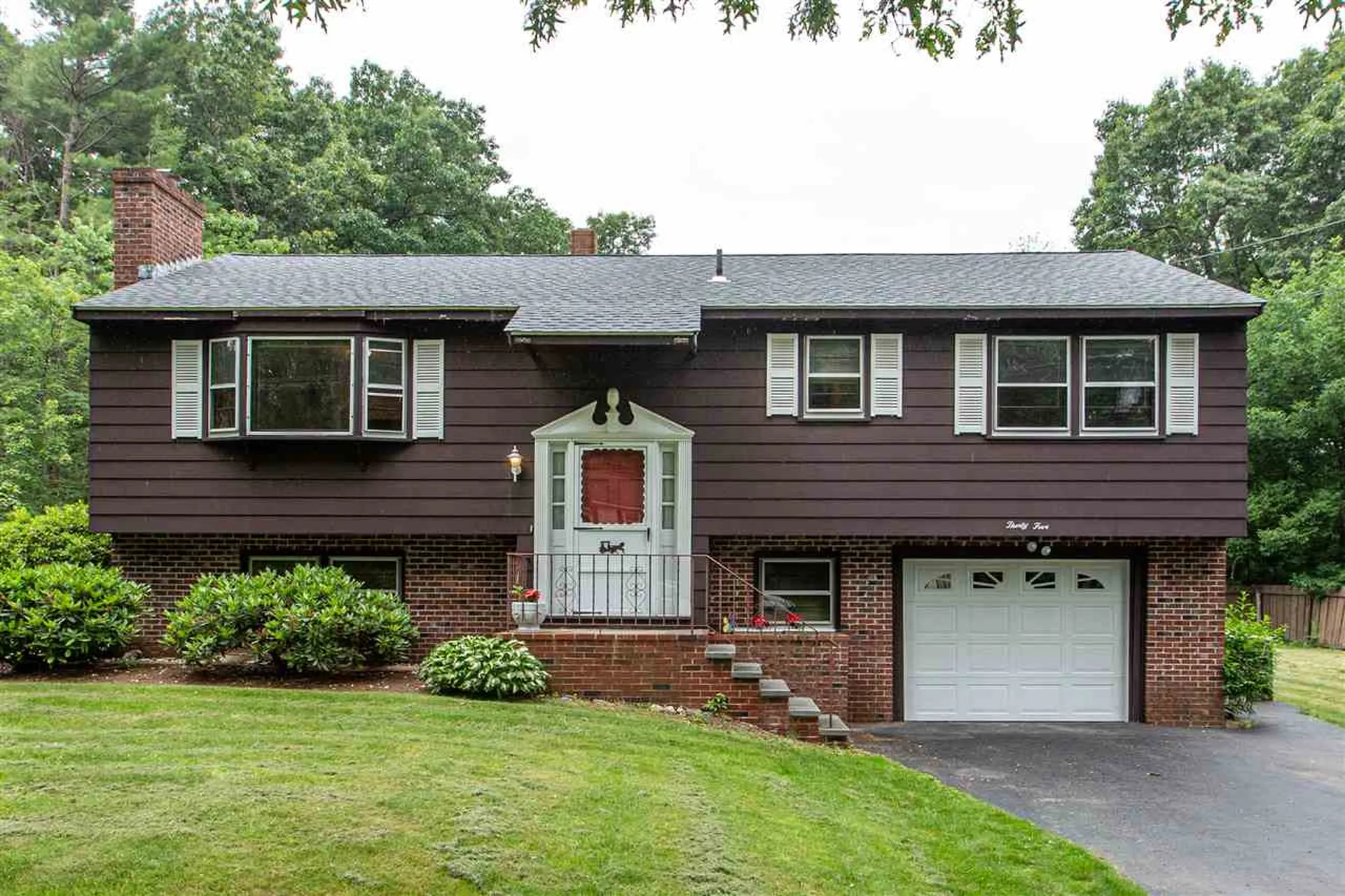 35 Brady Avenue Derry NH 03038
