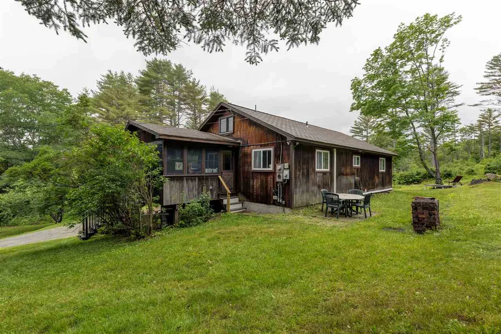 44 Cary Street Newport NH 03773