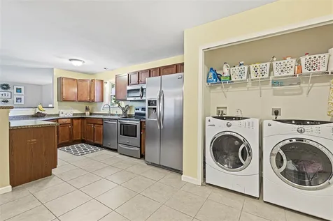 28 Jay Way Rochester NH 03868-0000