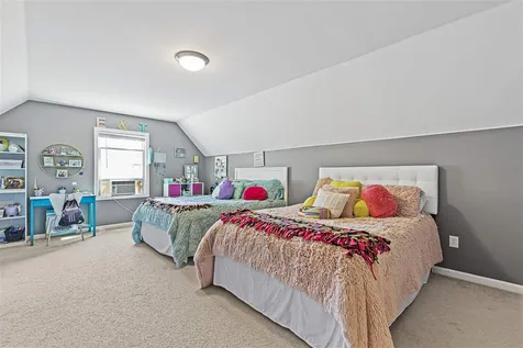 28 Jay Way Rochester NH 03868-0000