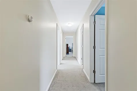 28 Jay Way Rochester NH 03868-0000