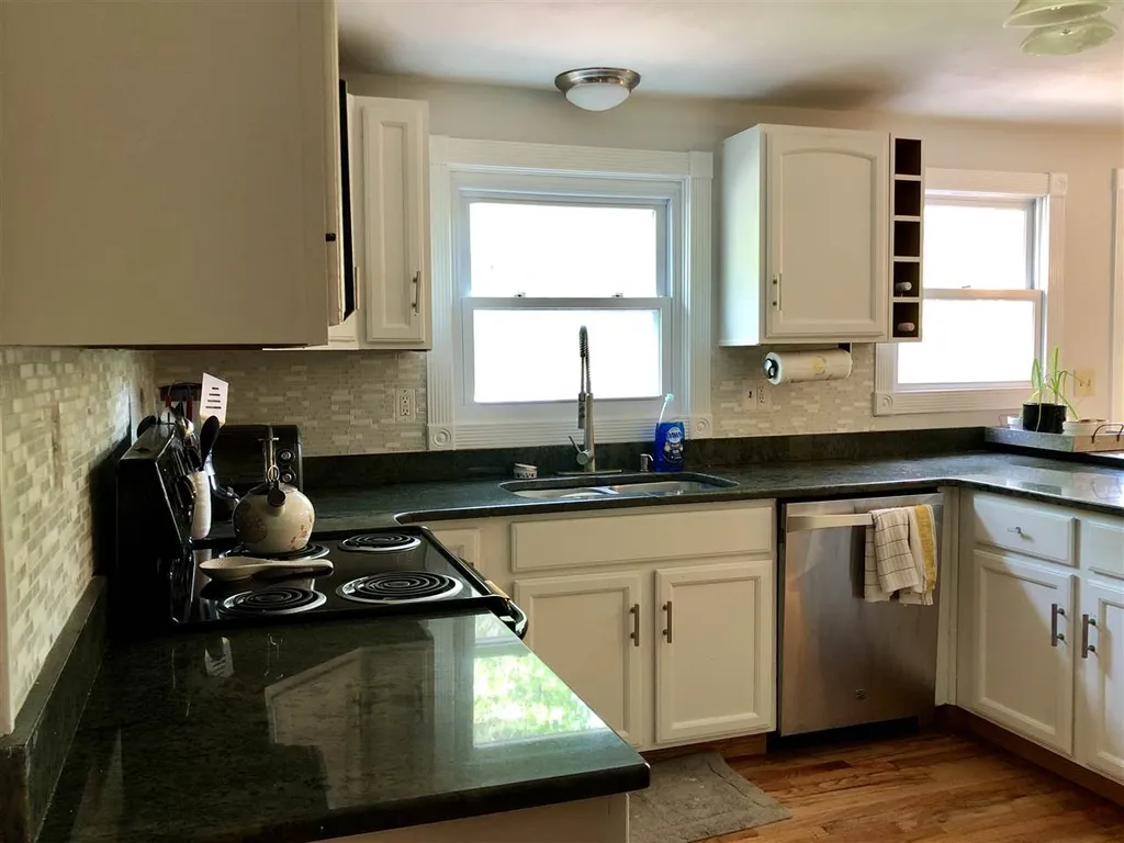 8 Lowell Road Windham NH 03087