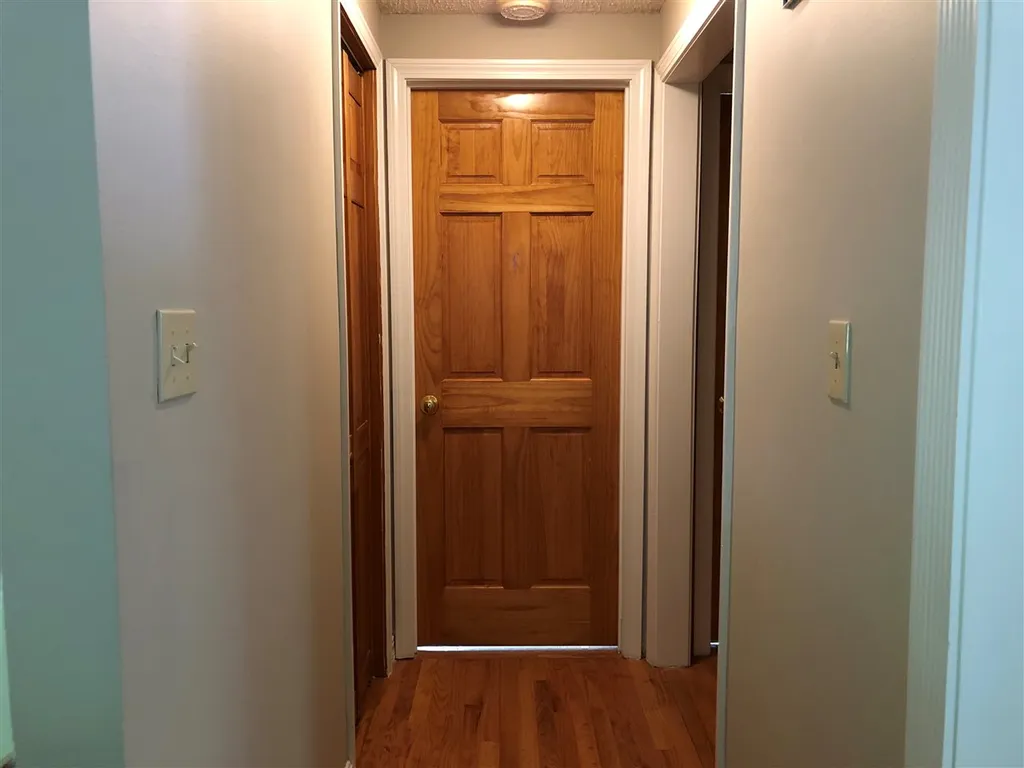 8 Lowell Road Windham NH 03087