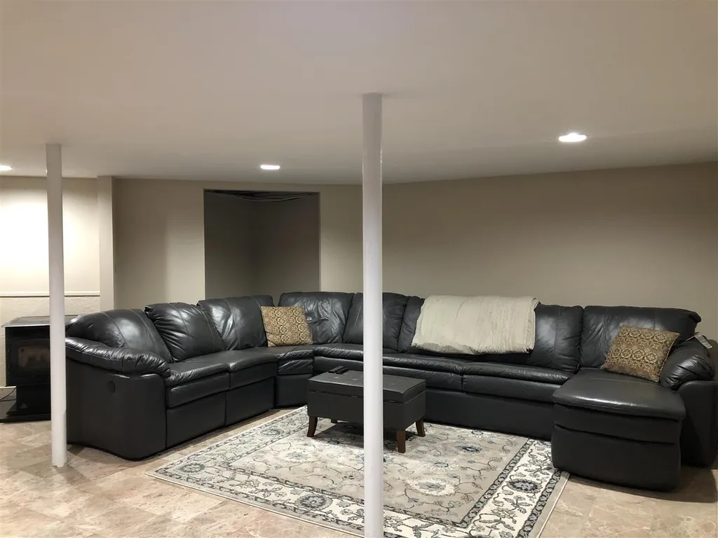8 Lowell Road Windham NH 03087
