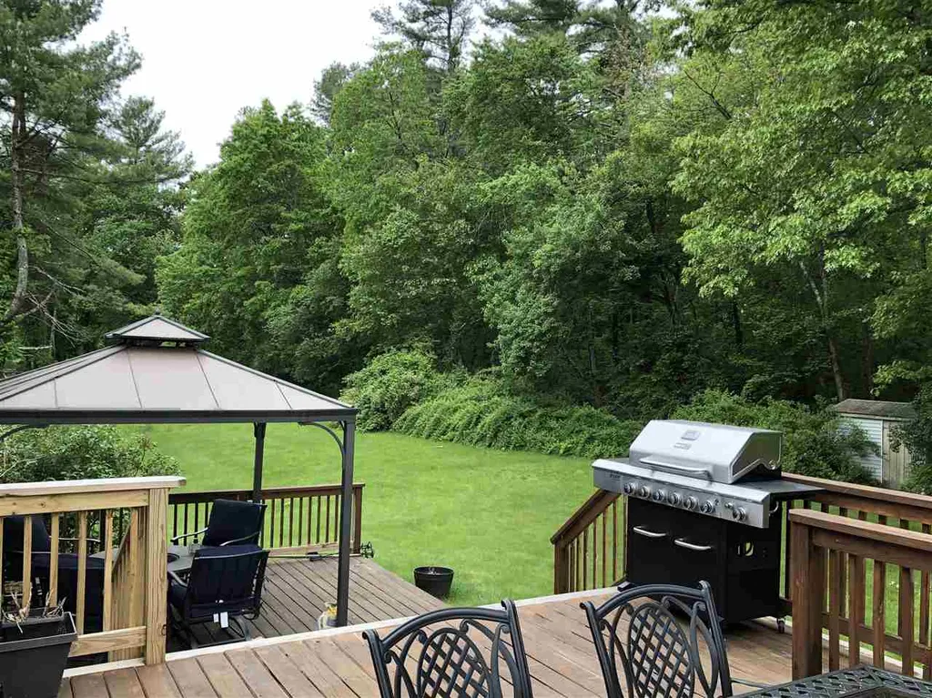 8 Lowell Road Windham NH 03087