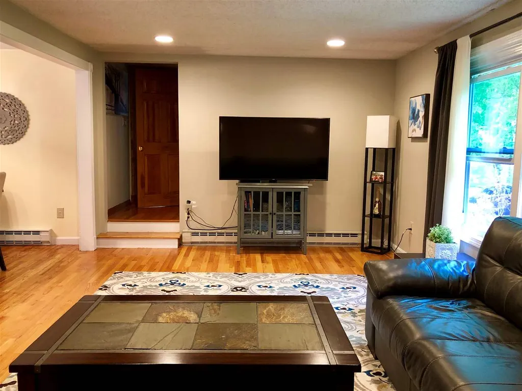 8 Lowell Road Windham NH 03087