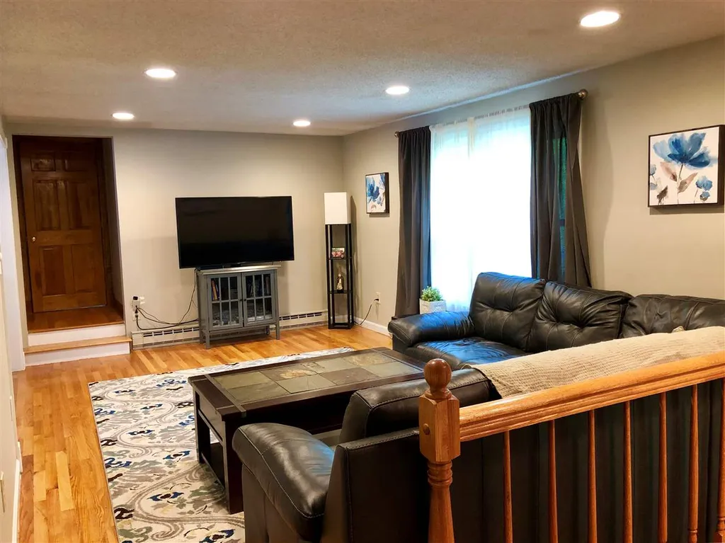 8 Lowell Road Windham NH 03087