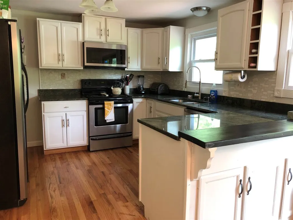 8 Lowell Road Windham NH 03087