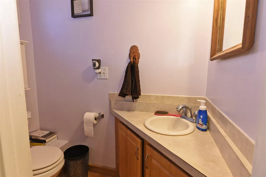 54 Colonial Road Fairfax VT 05454