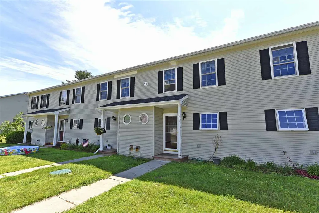 54 Colonial Road Fairfax VT 05454