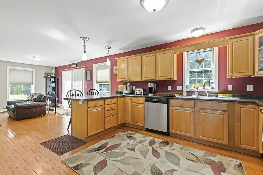 33 Jay Way Rochester NH 03868