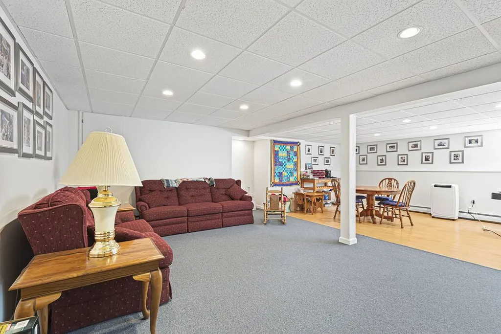 33 Jay Way Rochester NH 03868