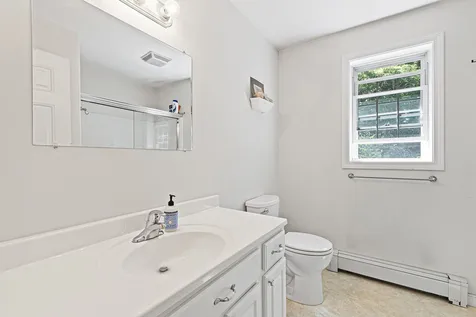 33 Jay Way Rochester NH 03868