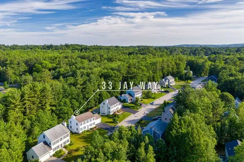 33 Jay Way Rochester NH 03868