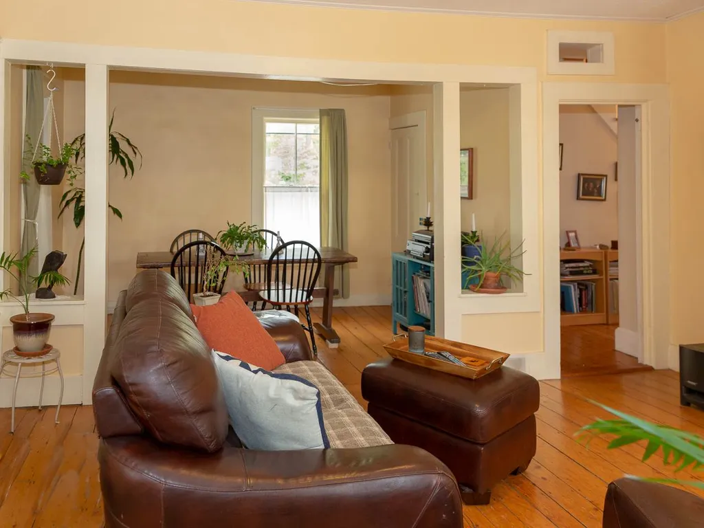 11 Mount Pleasant Street Newmarket NH 03857