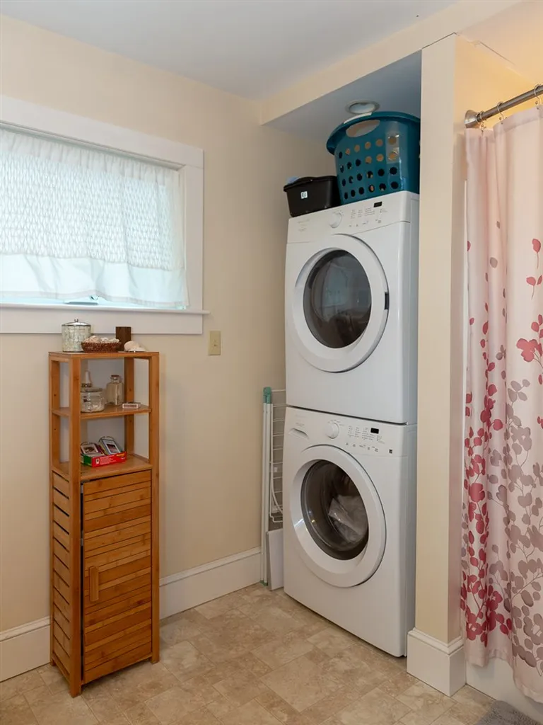 11 Mount Pleasant Street Newmarket NH 03857