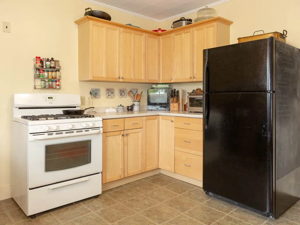 11 Mount Pleasant Street Newmarket NH 03857