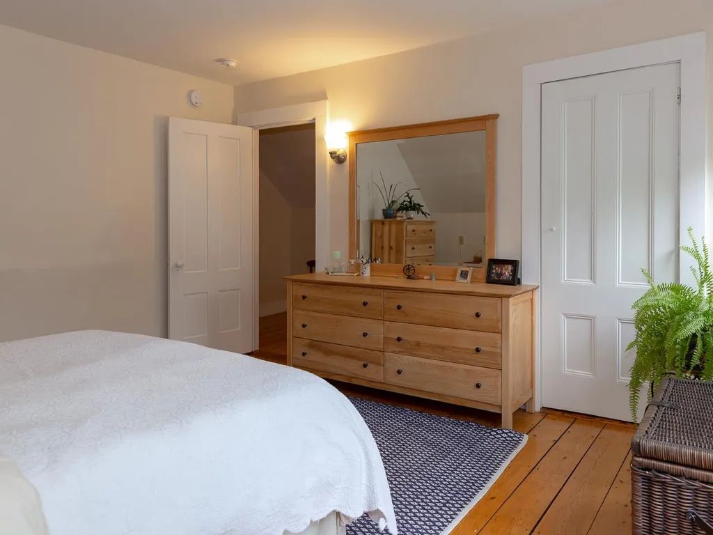 11 Mount Pleasant Street Newmarket NH 03857