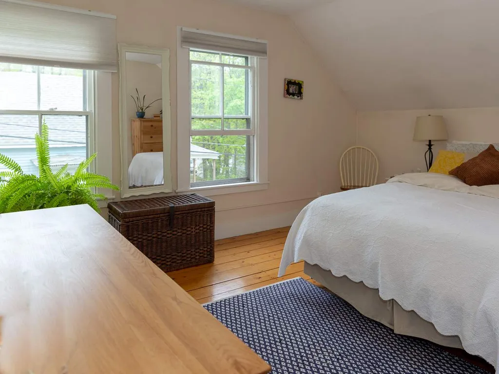 11 Mount Pleasant Street Newmarket NH 03857