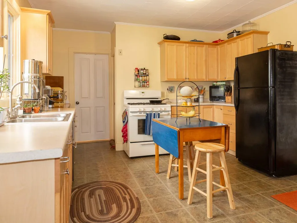 11 Mount Pleasant Street Newmarket NH 03857