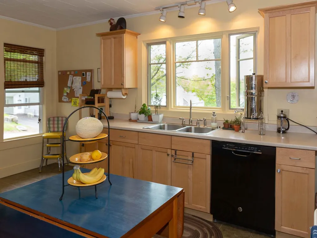11 Mount Pleasant Street Newmarket NH 03857