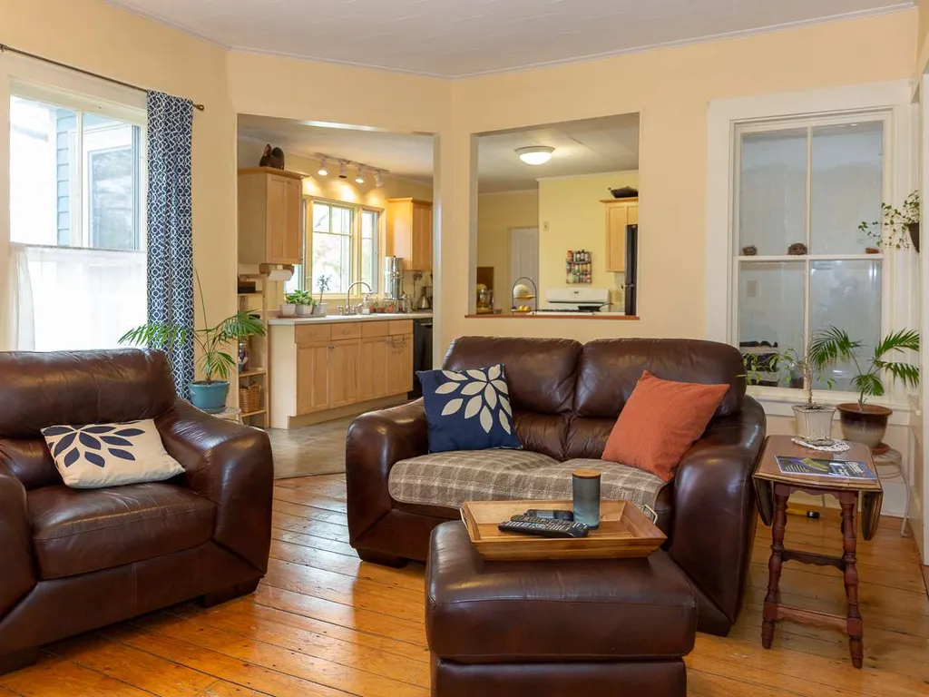 11 Mount Pleasant Street Newmarket NH 03857
