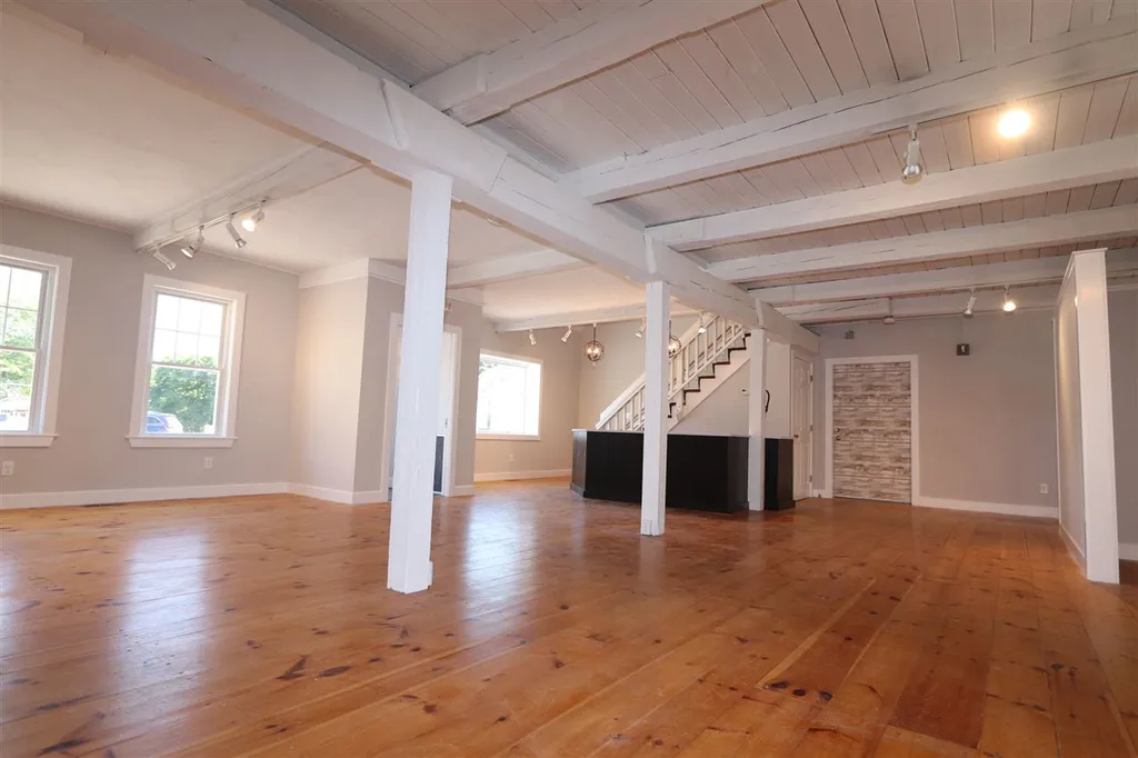 87 Lafayette Road Hampton Falls NH 03844