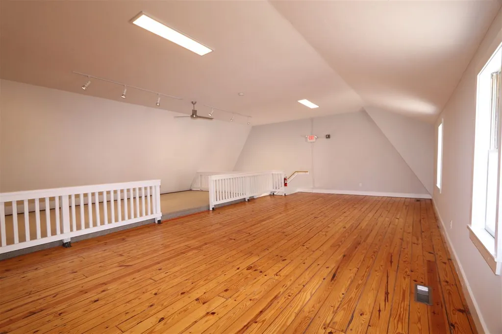 87 Lafayette Road Hampton Falls NH 03844