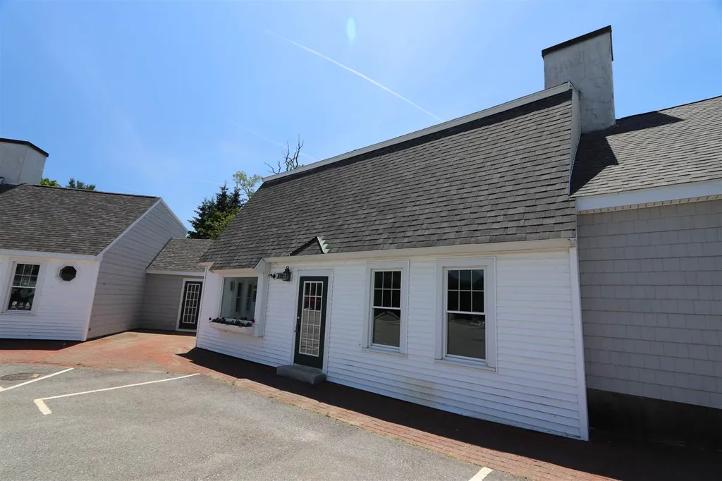 87 Lafayette Road Hampton Falls NH 03844