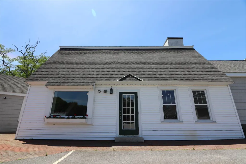 87 Lafayette Road Hampton Falls NH 03844