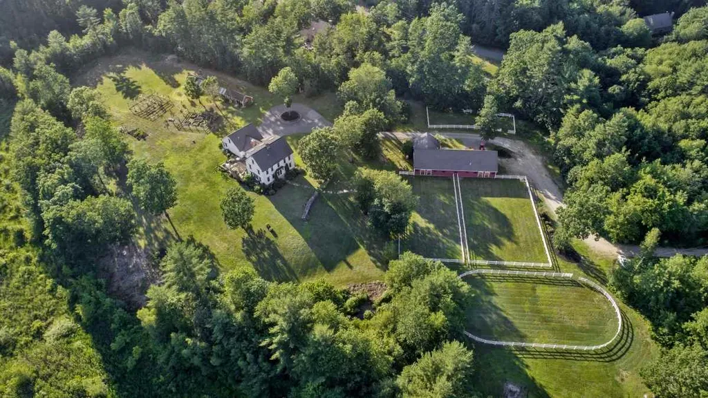 49 Oak Hill Road Brookline NH 03033