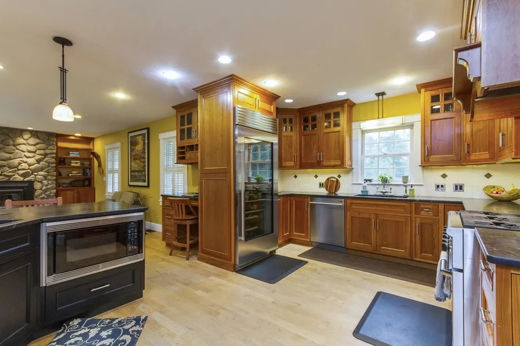 49 Oak Hill Road Brookline NH 03033