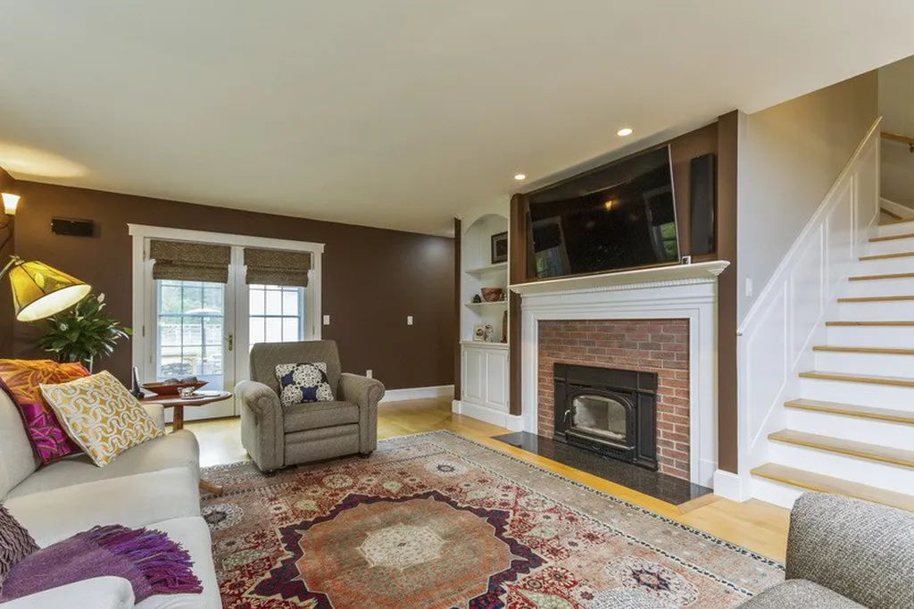 49 Oak Hill Road Brookline NH 03033