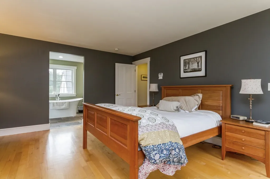 49 Oak Hill Road Brookline NH 03033