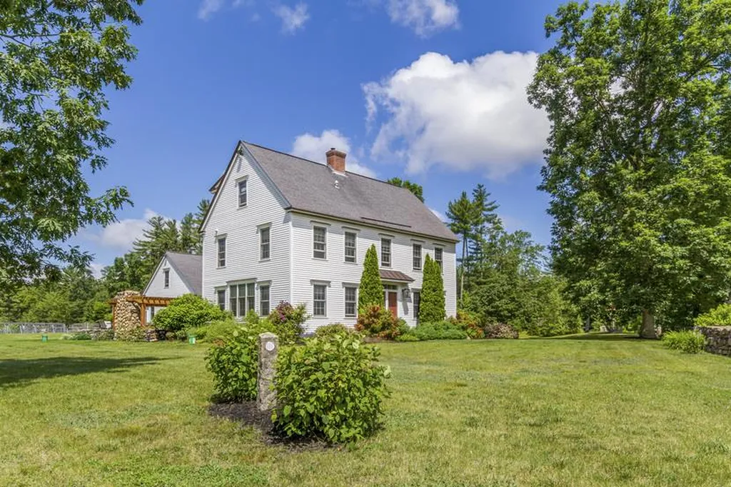 49 Oak Hill Road Brookline NH 03033