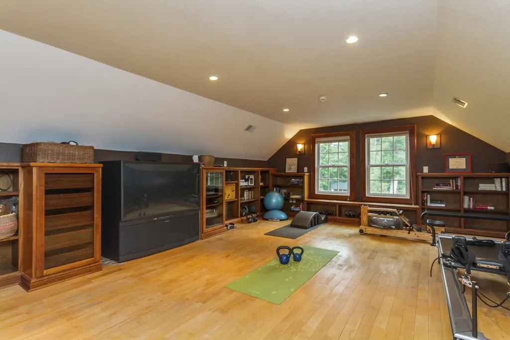 49 Oak Hill Road Brookline NH 03033
