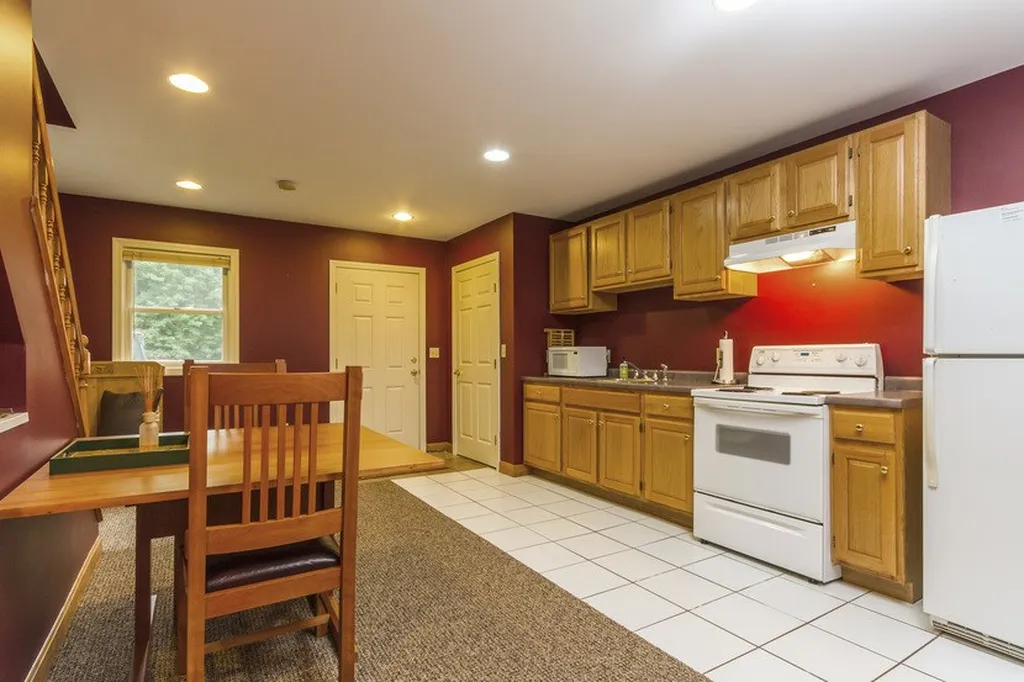 49 Oak Hill Road Brookline NH 03033
