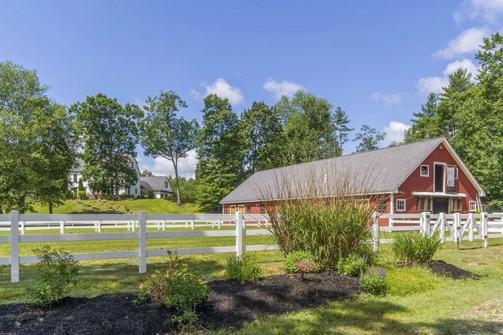 49 Oak Hill Road Brookline NH 03033