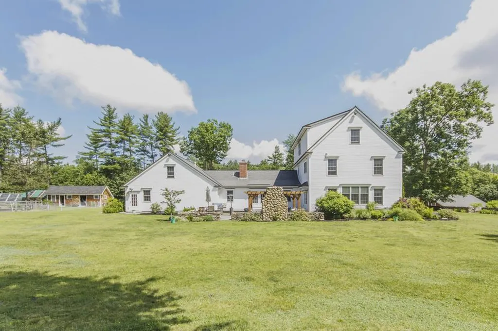 49 Oak Hill Road Brookline NH 03033