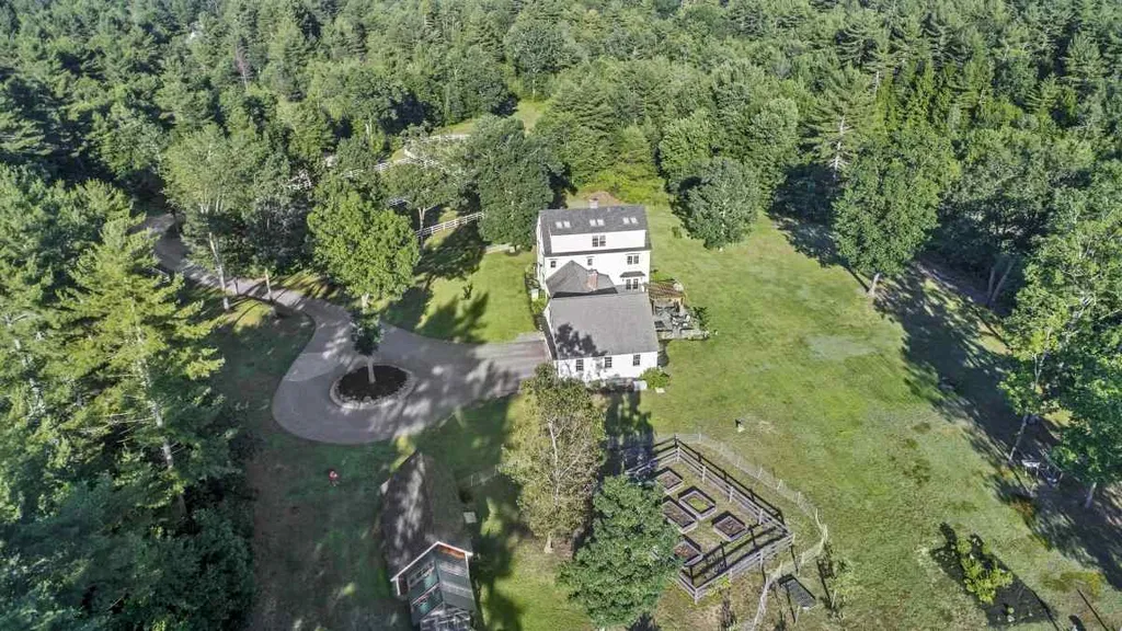 49 Oak Hill Road Brookline NH 03033